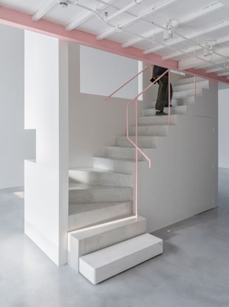 Apelron Contemporary
